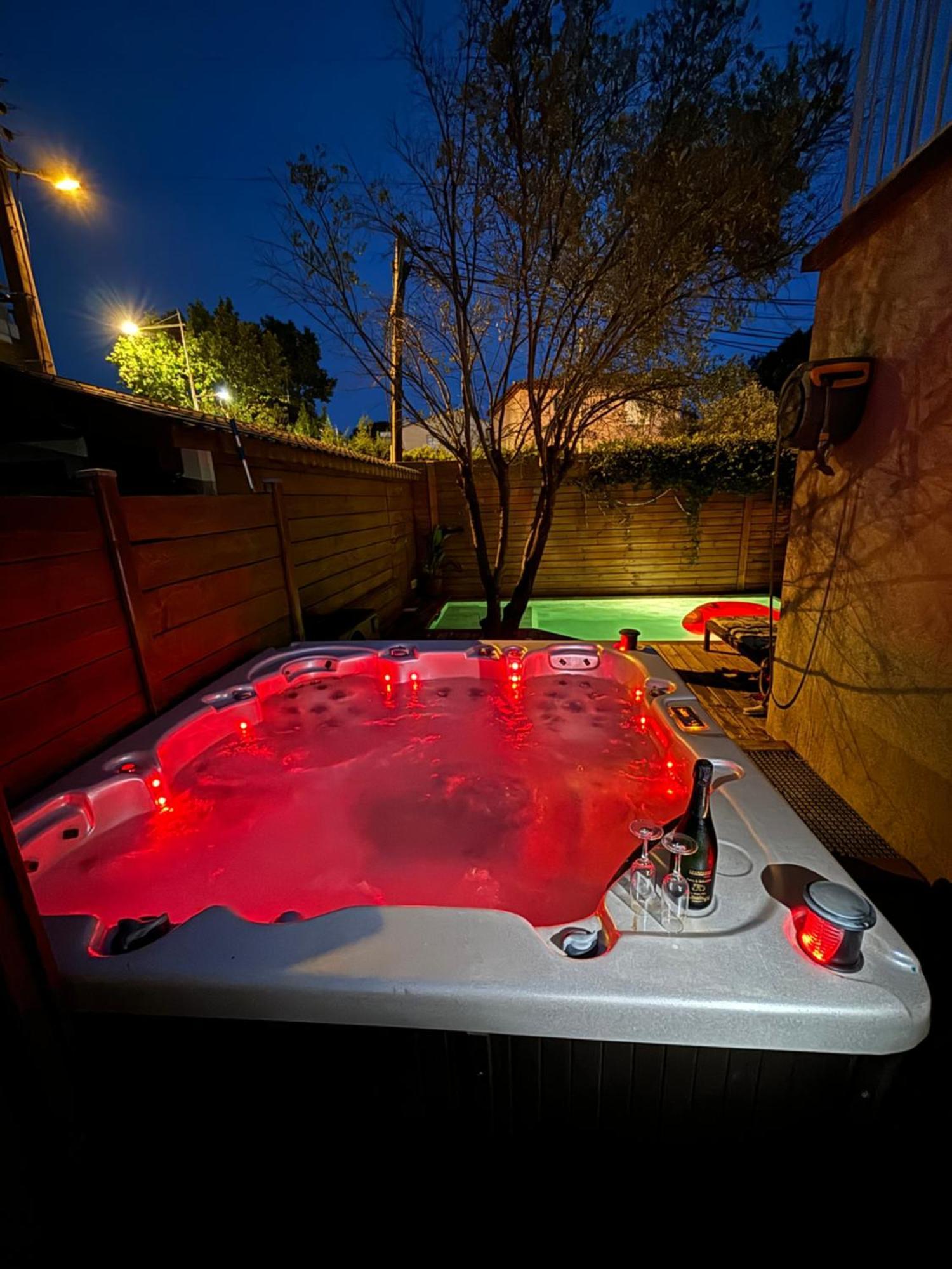 Maison Avec Piscine Et Jacuzzi Proche Des Plages Toulon Bagian luar foto