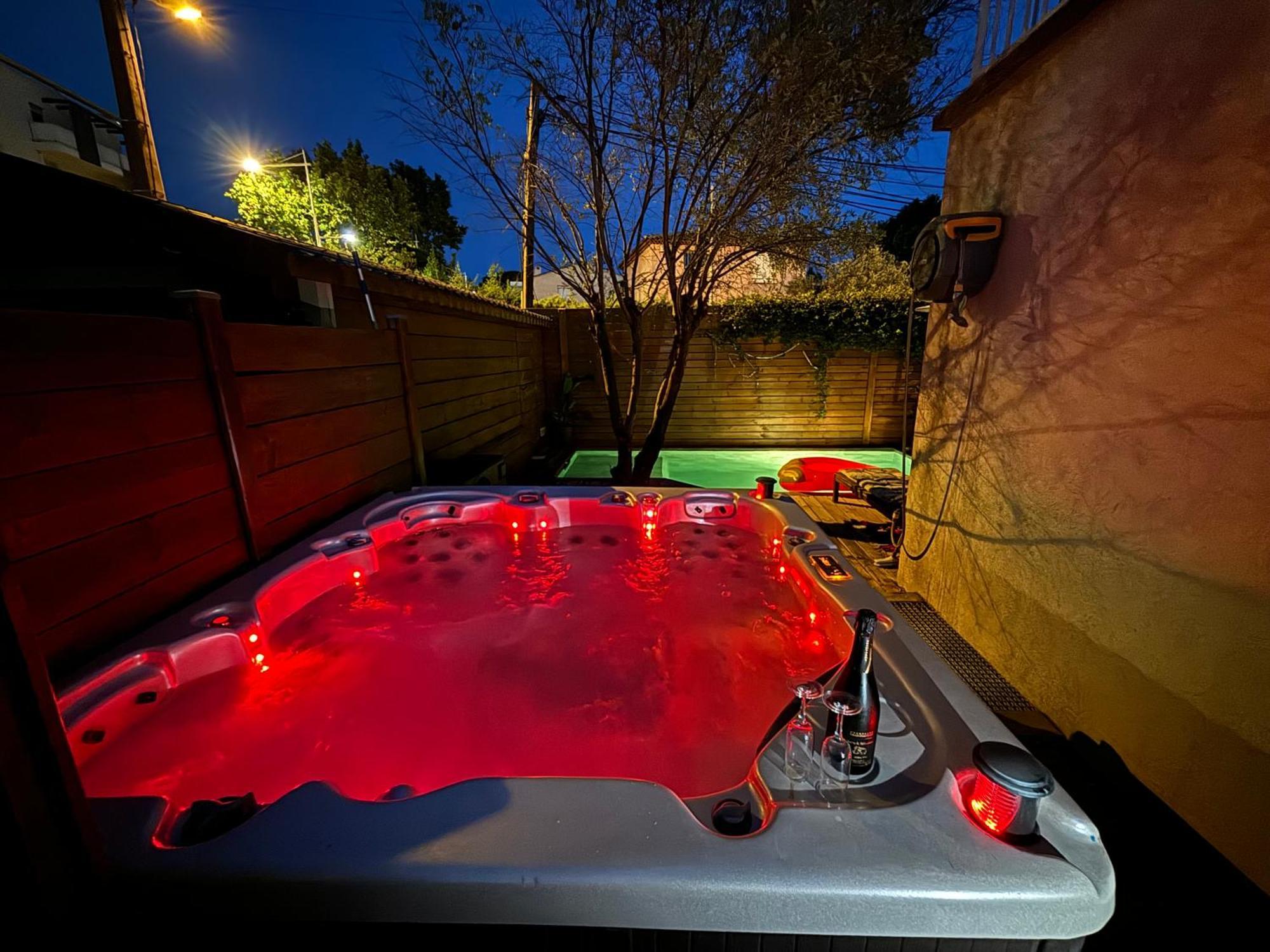 Maison Avec Piscine Et Jacuzzi Proche Des Plages Toulon Bagian luar foto